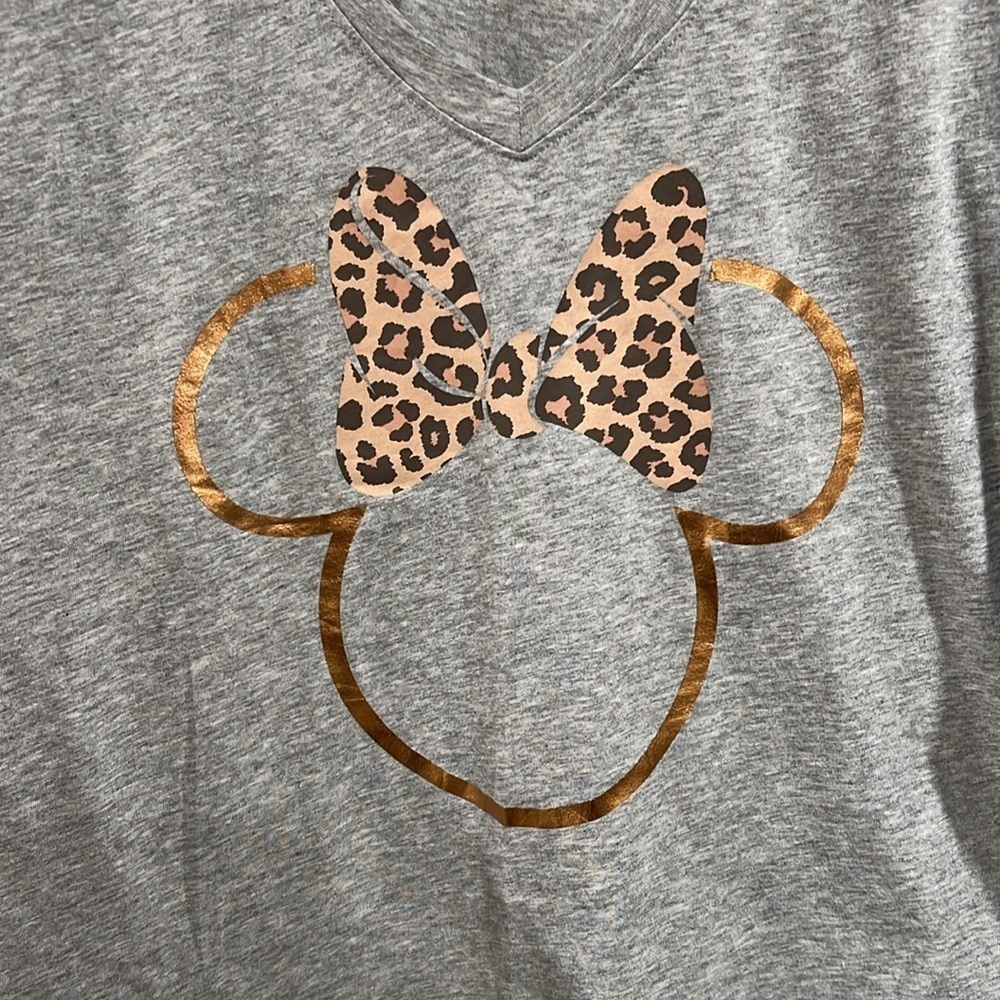 🔥Gray Disney Shirt with Leopard Print Bow🔥 - Picture 3 of 6